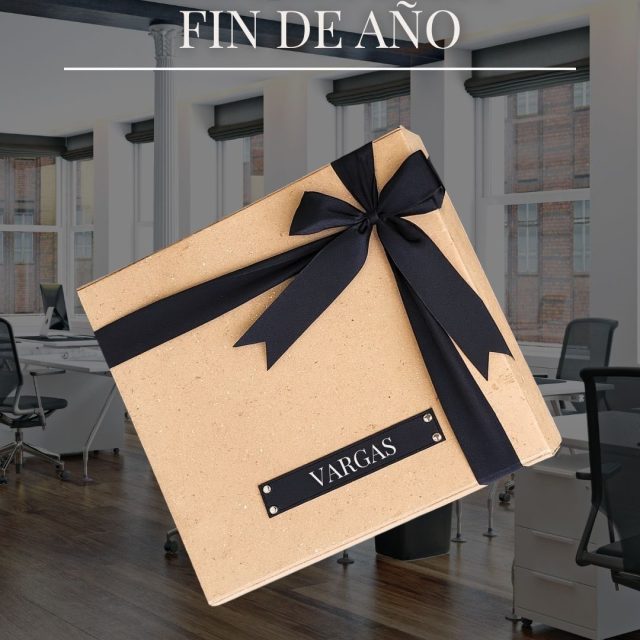 🎁 Este fin de año, regalá con identidad.
En Vargas, diseñamos regalos personalizados con el logo de tu empresa — porque cada detalle comunica.💸 10% OFF pagando con transferencia
💳 6 cuotas sin interés en toda la tienda
📦 Hasta 30% de descuento por cantidad
🚚 Envío gratis a partir de $120.000💼 Convertí tus obsequios corporativos en una experiencia de marca.
📲 Entrá a a la tienda de la BIO y armá tu regalo ideal.#vargas #merchandising #regaloscorporativos #regalosempresariales #calidad #merchandisingpersonalizado #merchandisingpersonalizado #fabricamostusideas #regalos #fíndeaño #regalosfindeaño #tiendaonline #cuotassininteres