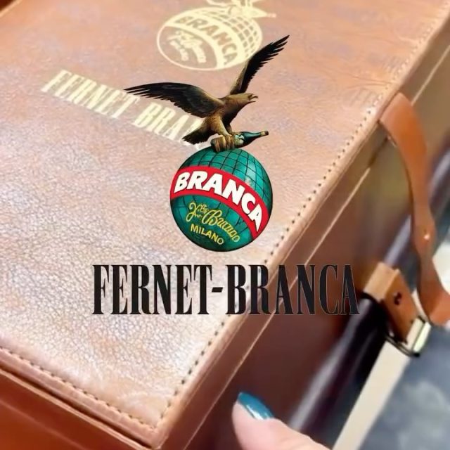 Pedidos grandes, mismos estándares.
En Grupo Vargas resolvemos producciones mayoristas complejas con calidad, orden y cumplimiento.
Lo hicimos para Chandon, Guerrín y Fernet Branca.
Podemos hacerlo para tu marca 🙌
.
.
.
.
#vargas #merchandising #regalosempresariales #regaloscorporativos #grandesmarcas