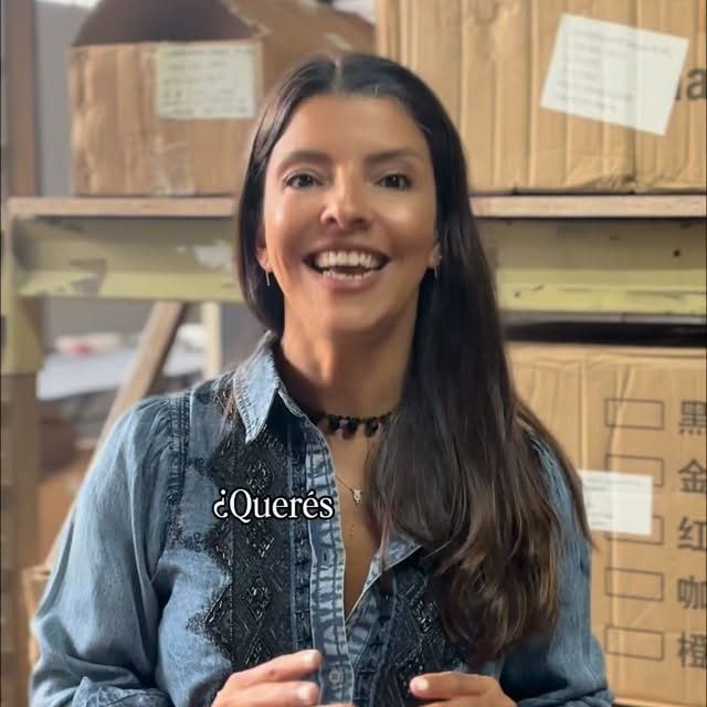 ¿Querés importar y no sabés por dónde empezar?
Empezá por Vargas.🙋‍♀️Nos convertimos en el aliado estratégico de tu marca: buscamos los productos adecuados, optimizamos su calidad y les sumamos valor agregado en nuestra fábrica.Importar con criterio también es elegir bien a quién confiarle el proceso.
Déjanos un comentario y te respondemos con información.👇📦#vargas #merchandising #regalosempresariales #importa #fabricamostusideas